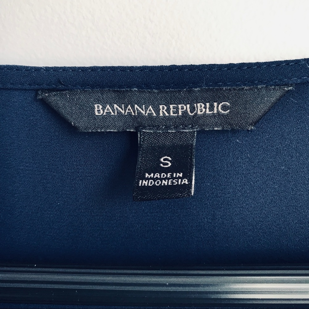 Banana Republic Easy care flounce Top - Picture 5 of 7